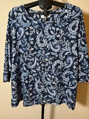 Emily Daniels Women's Plus 2X Blue/White Paisley 3/4 Sleeve Scoop Neck Top